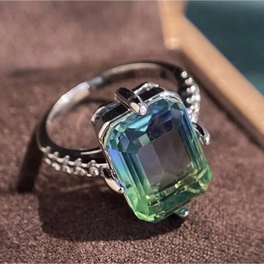 Blue-Green Emerald Cut Gemstone Ring - Women Jewelry size 7 - Picture 4 of 4
